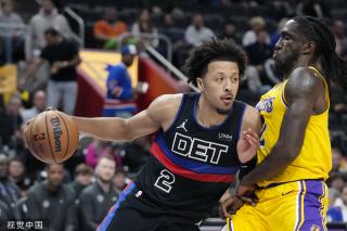 他在三分线 他在三分线